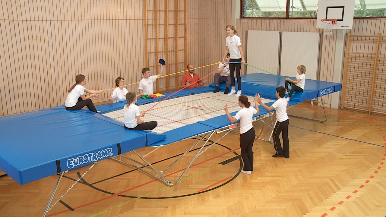 Trampolin Grand Master (Sprungtuch 45 mm) - Bild 2 - Vergrößern