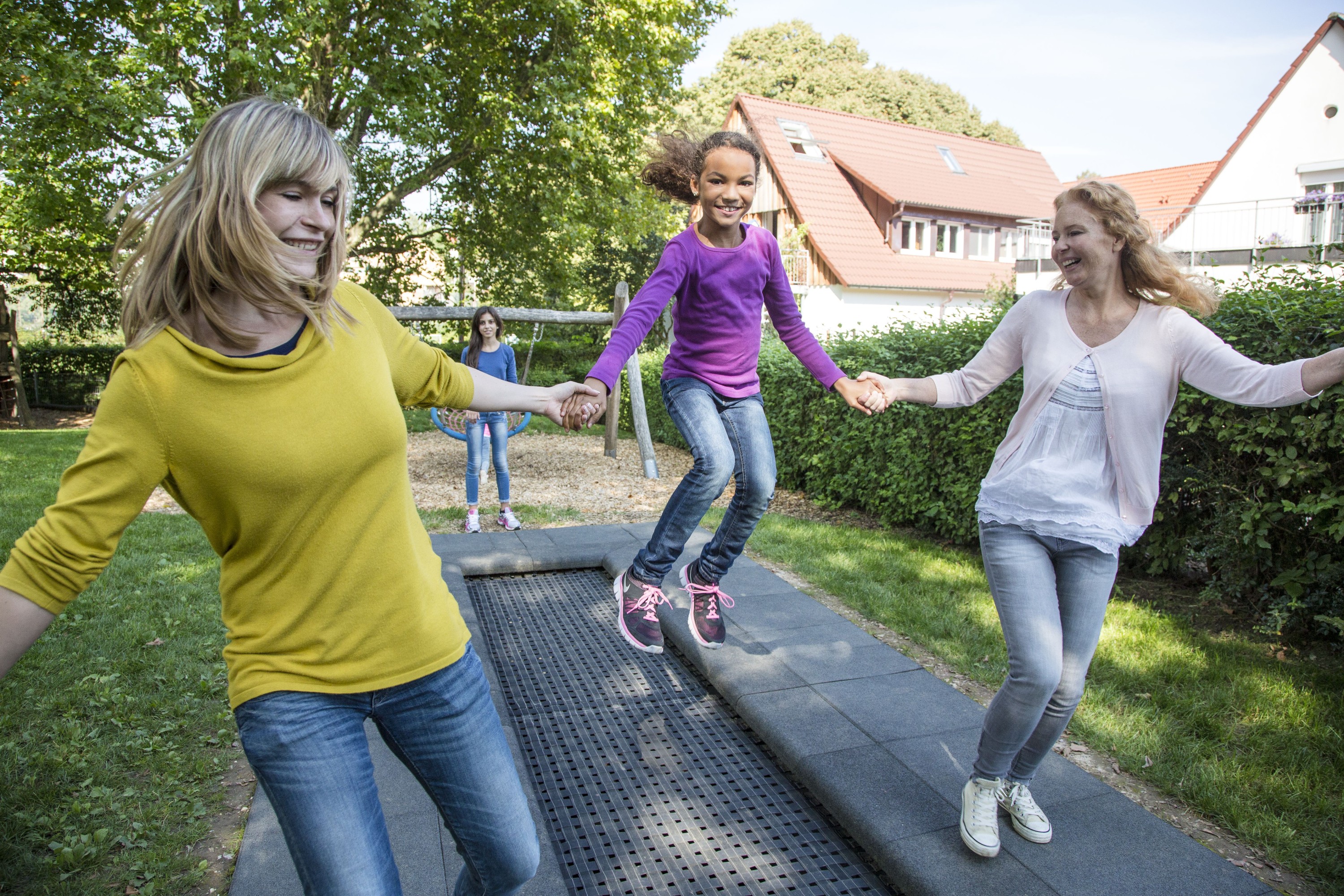 Eurotramp Kids Tramp Track "Playground" - Bild 3 - Vergrößern