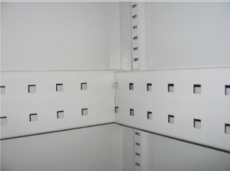 Seitentraverse für Sportgeräteschränke