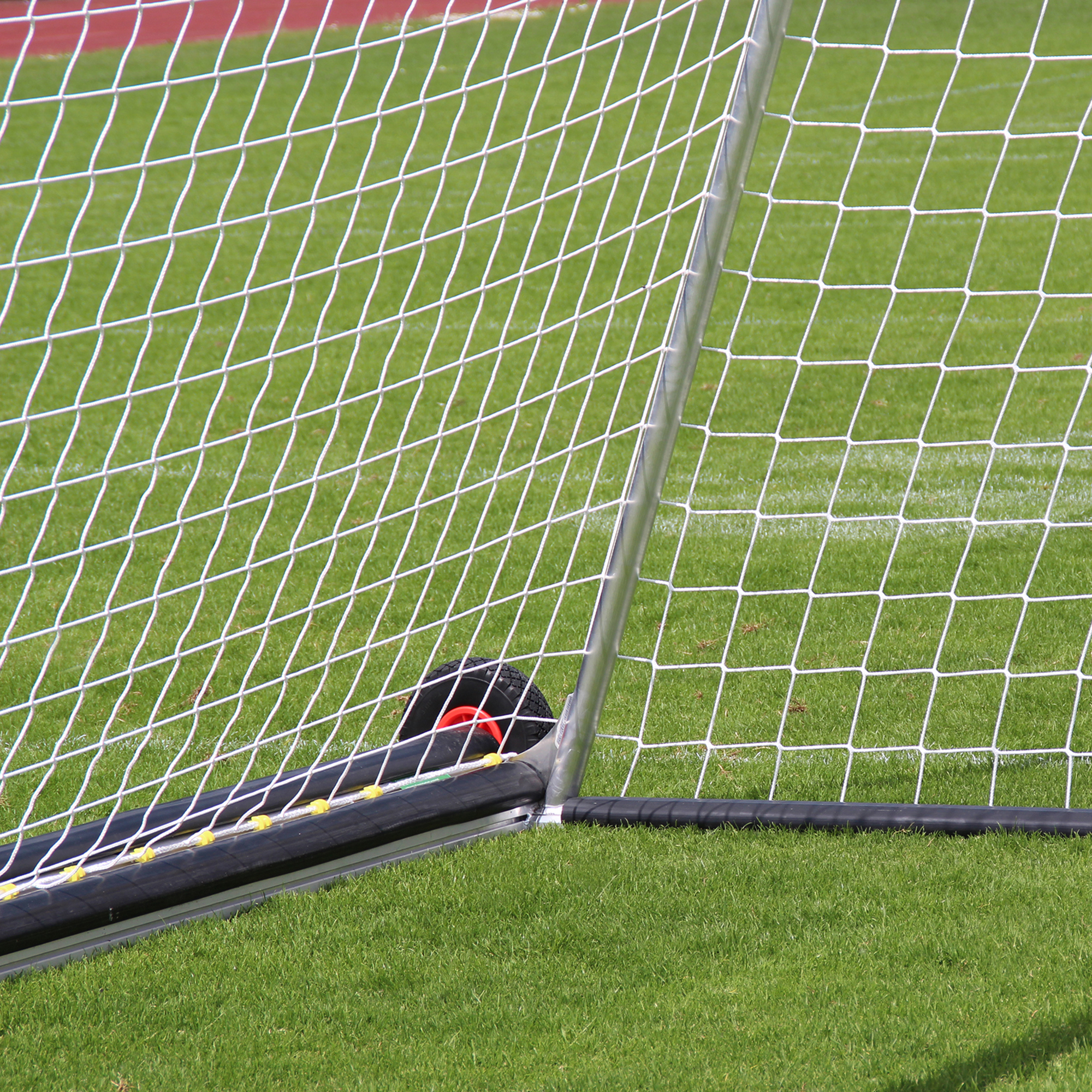 Safety-Jugendfußballtor, transportabel - selbstsichernd durch Quarzsand - Bild 3 - Vergrößern
