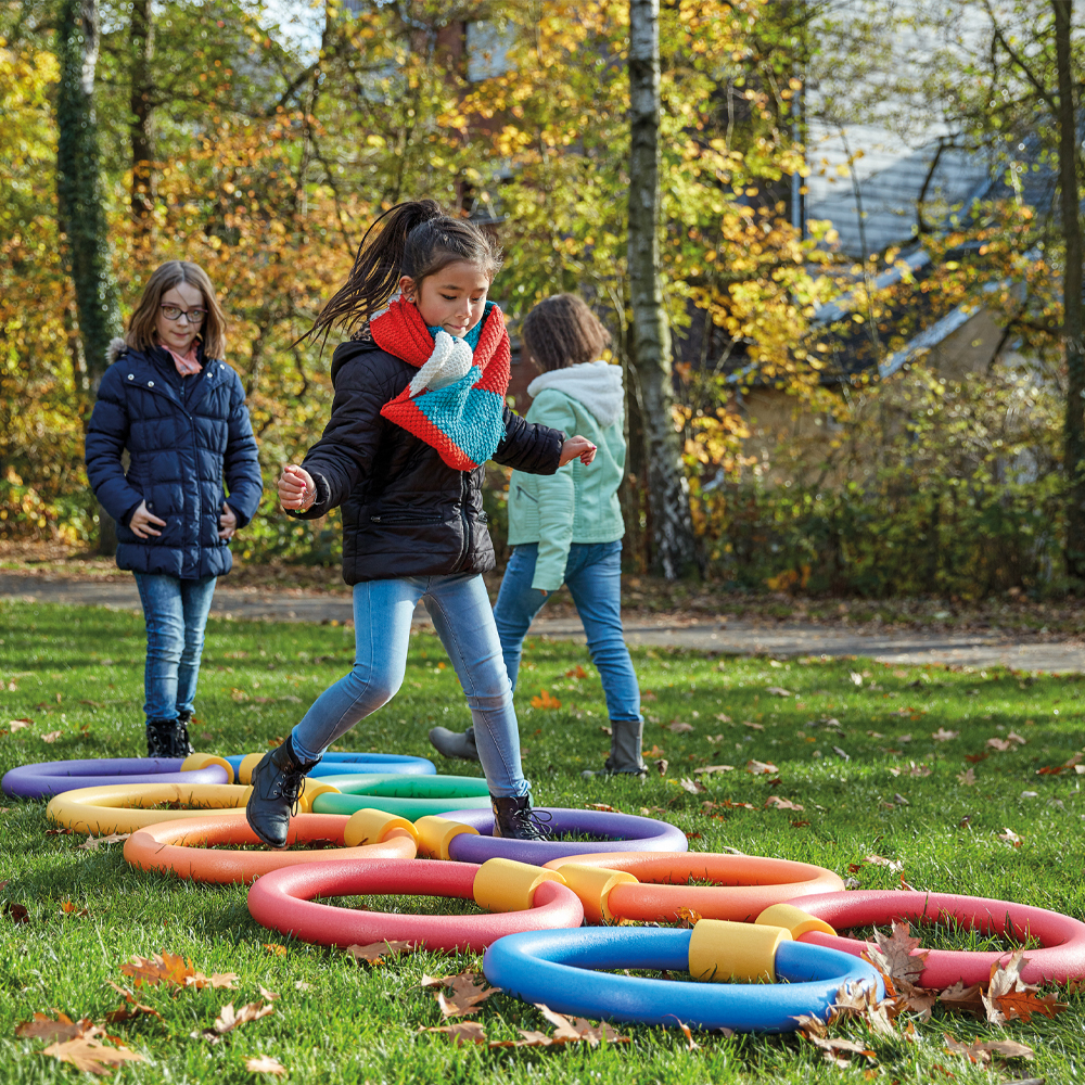 Pool-Nudel Verbinder-Anwendung-4_126037-39