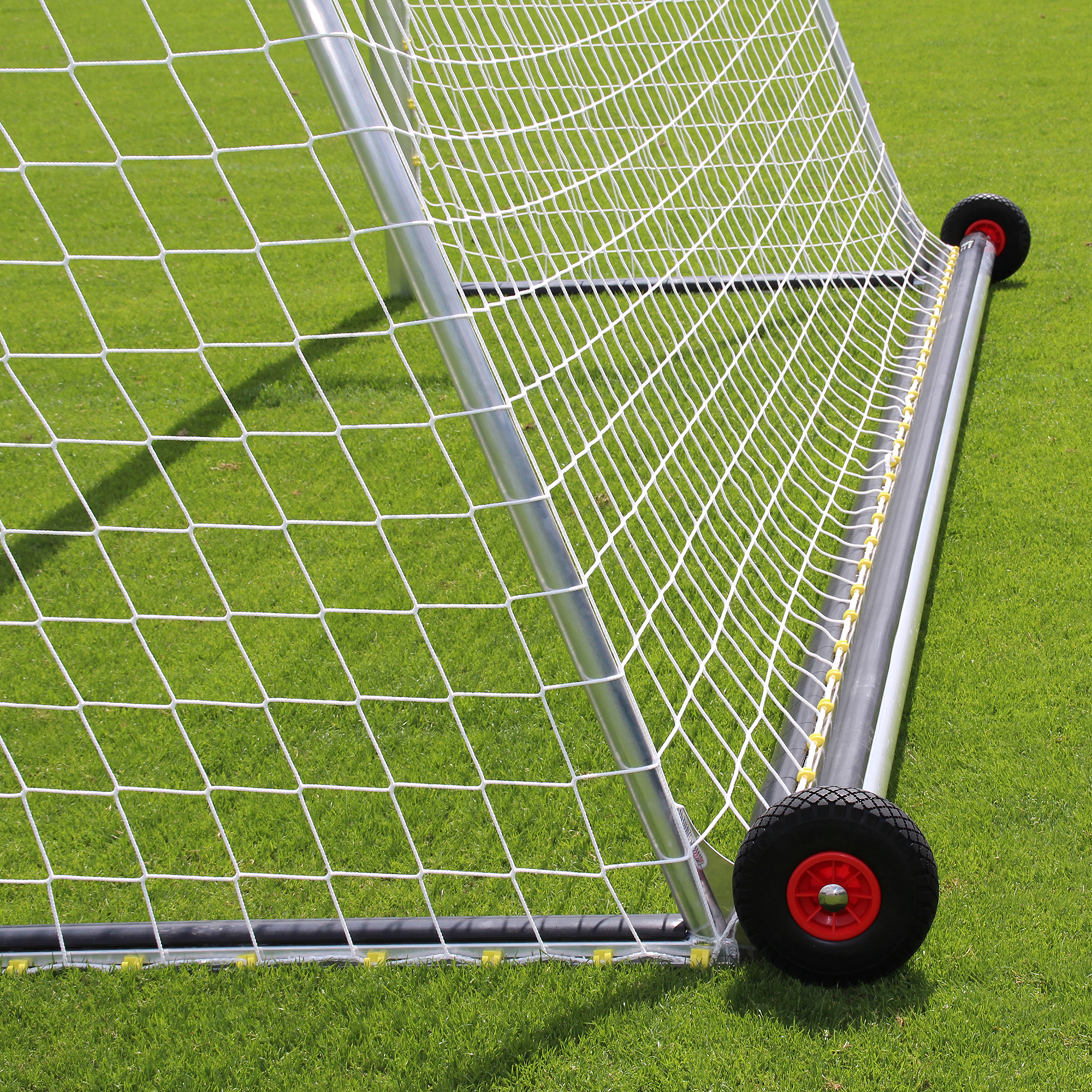 Safety-Jugendfußballtor, transportabel - selbstsichernd durch Quarzsand - Bild 2 - Vergrößern